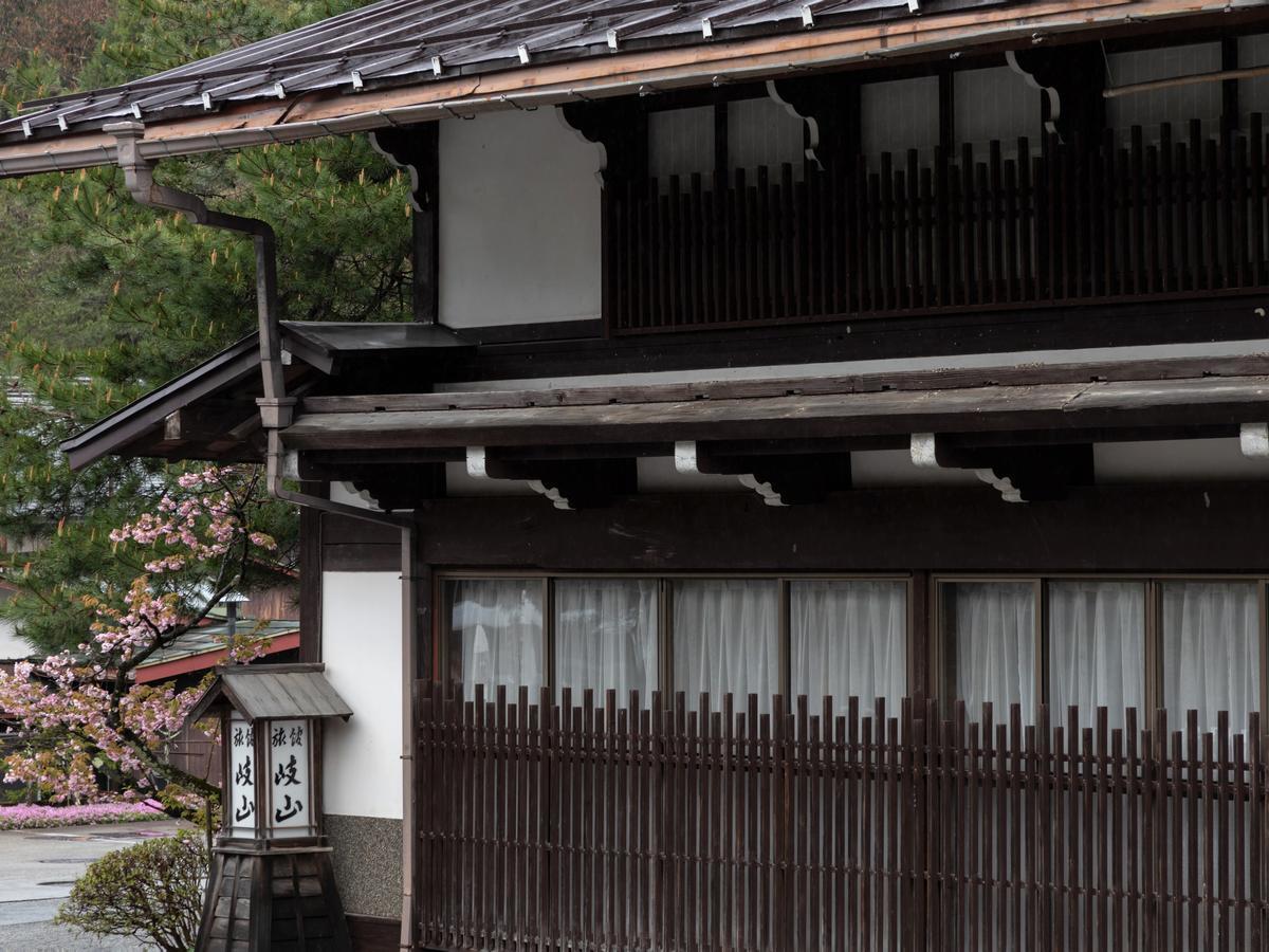 Ryokan Gizan Takayama  Eksteriør billede