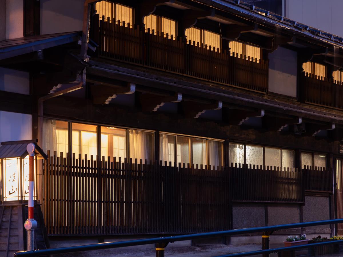 Ryokan Gizan Takayama  Eksteriør billede